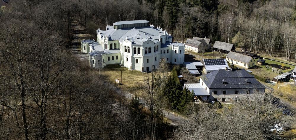Vydejte se do Tachova a navštivte jízdárnu Světce